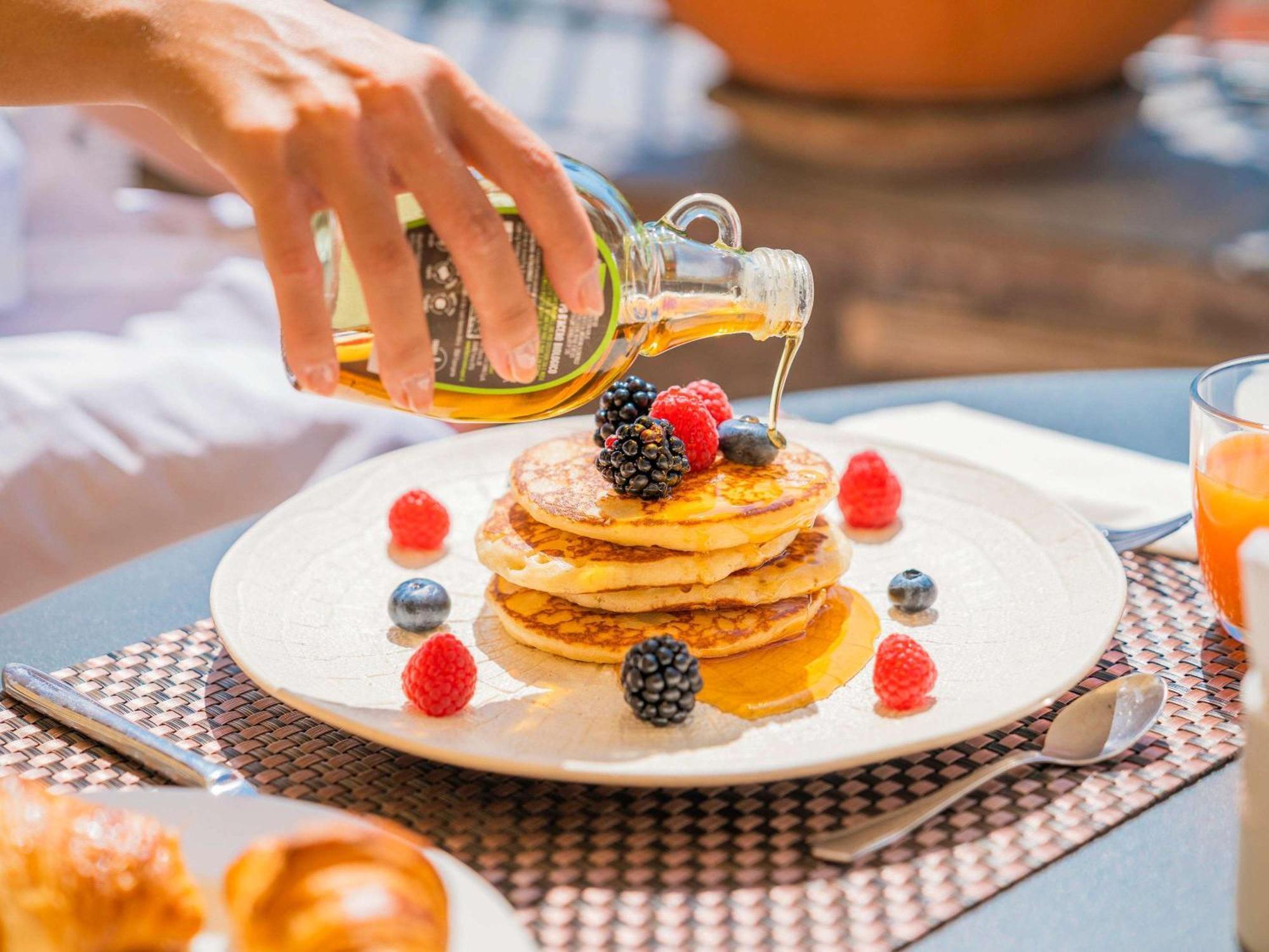 Mercure Napoli Centro Angioino Zewnętrze zdjęcie