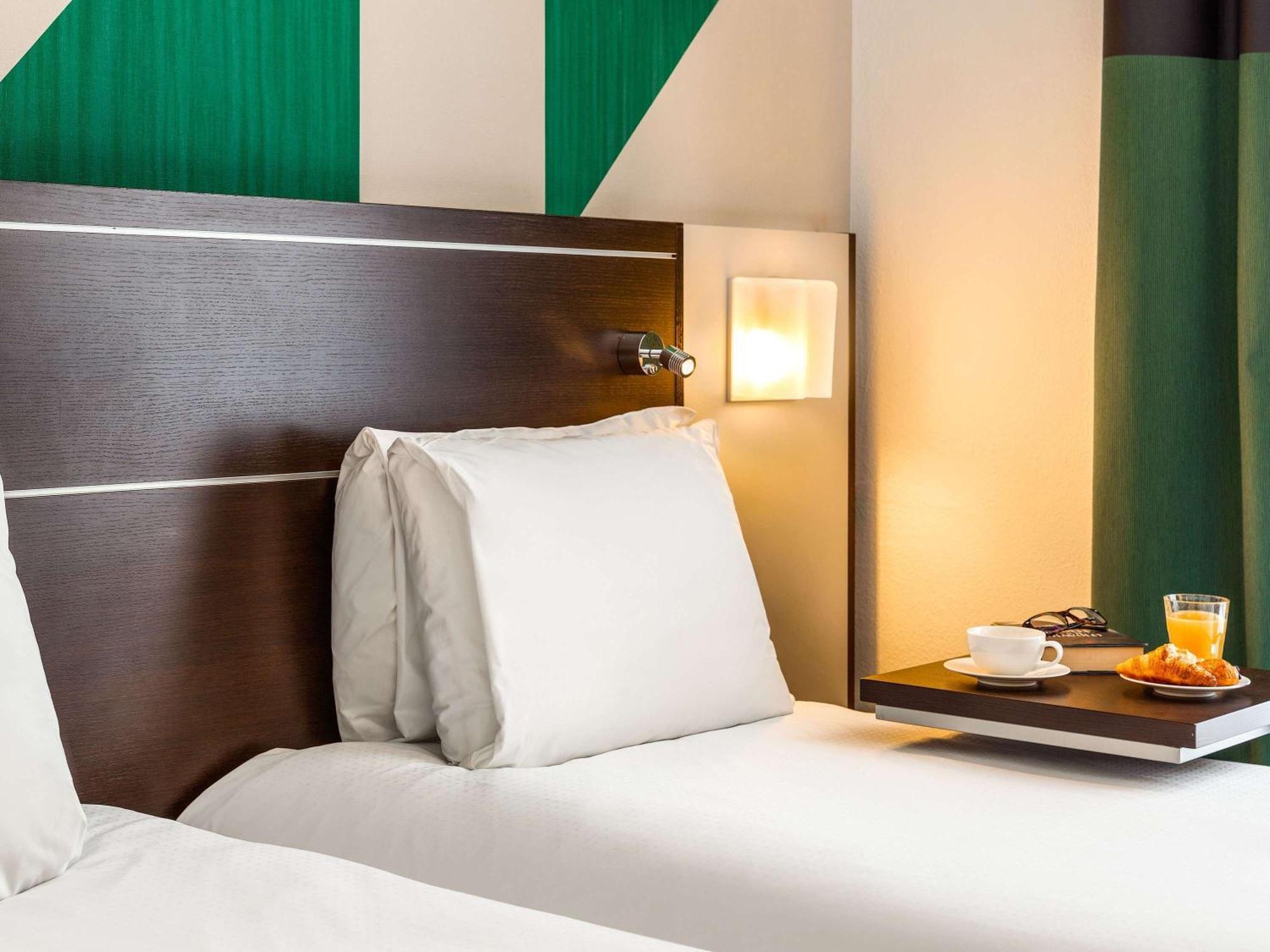 Mercure Napoli Centro Angioino Zewnętrze zdjęcie