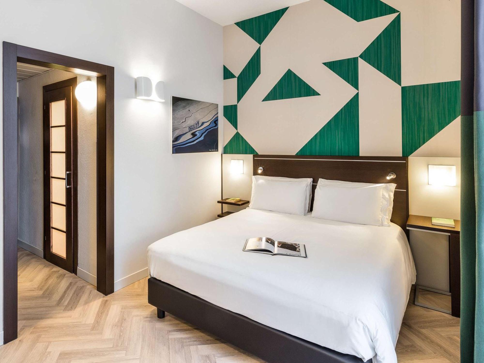 Mercure Napoli Centro Angioino Zewnętrze zdjęcie