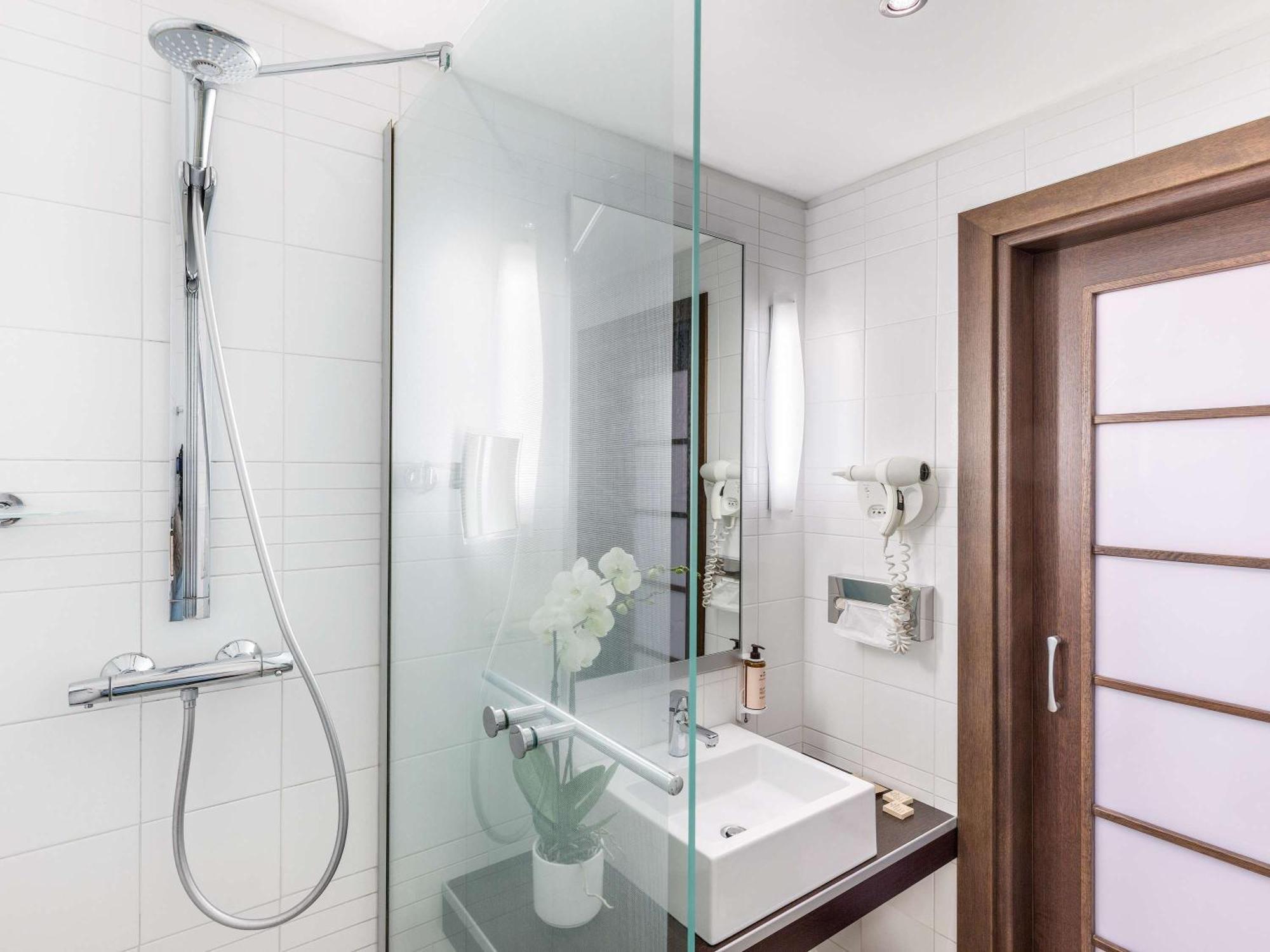 Mercure Napoli Centro Angioino Zewnętrze zdjęcie