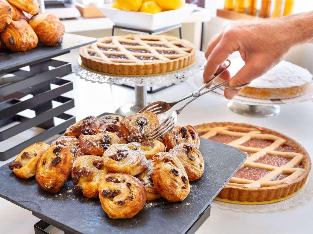 Mercure Napoli Centro Angioino Restauracja zdjęcie