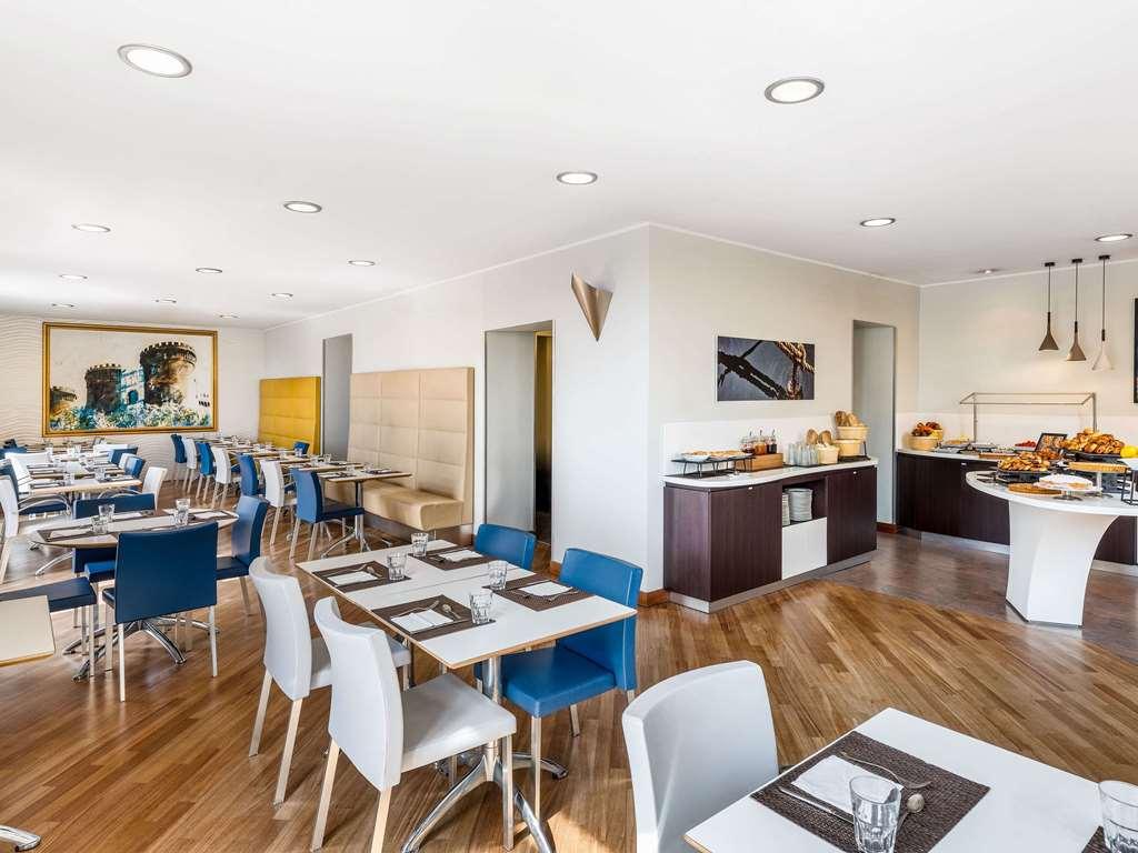 Mercure Napoli Centro Angioino Restauracja zdjęcie